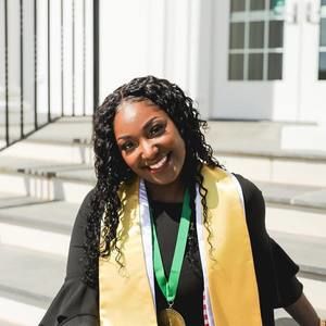 Meet your Posher, Jasmine